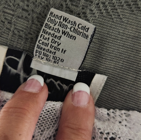 Elegant White Lace Swim Cover-Up - Picture 6 of 8